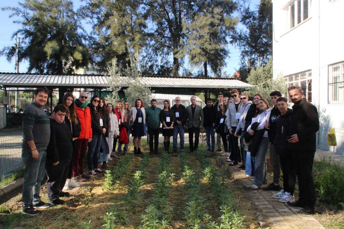 Lecture on permaculture at the hosting school, Izmir.