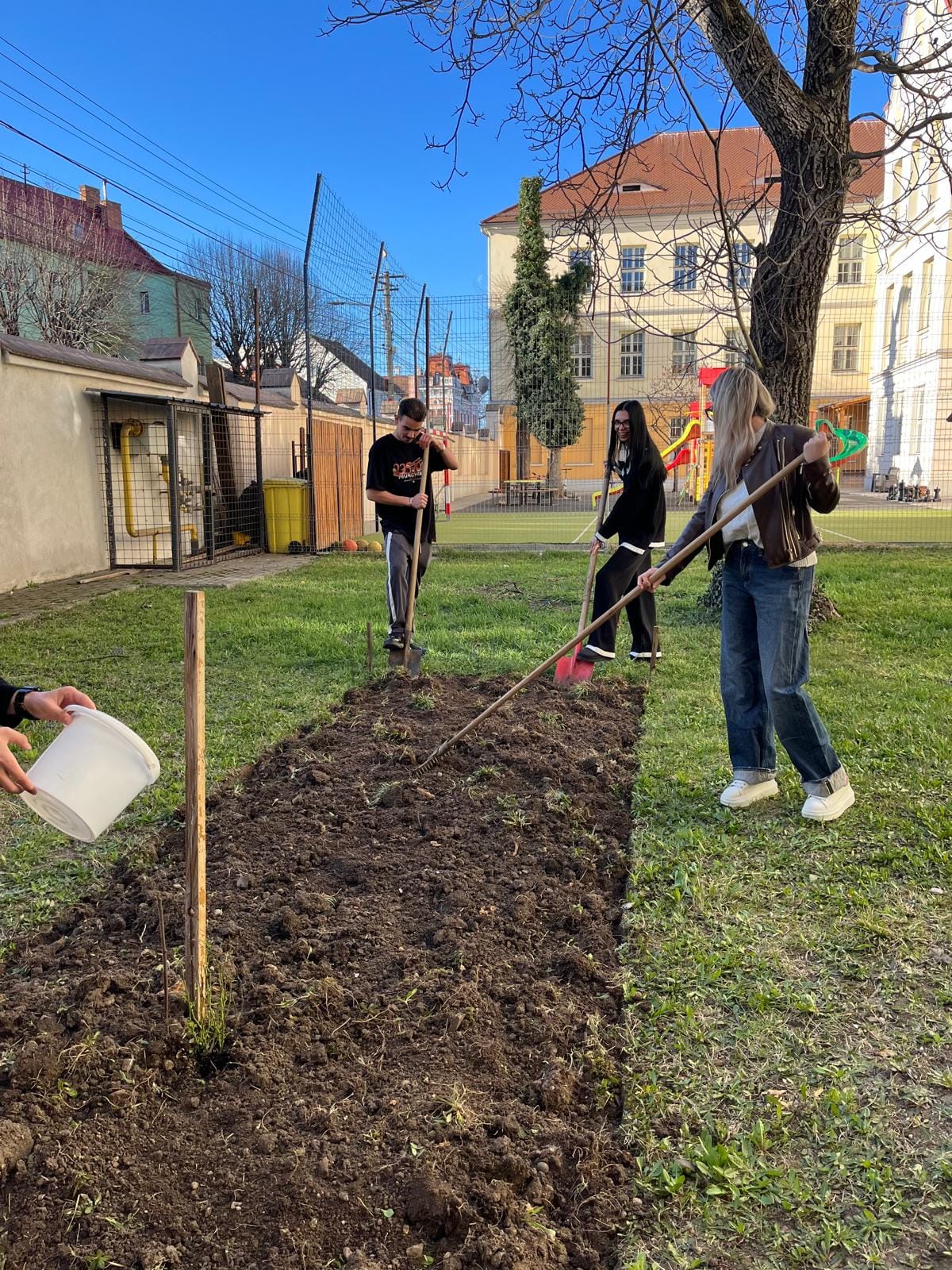 Breaking grounds, Building systems